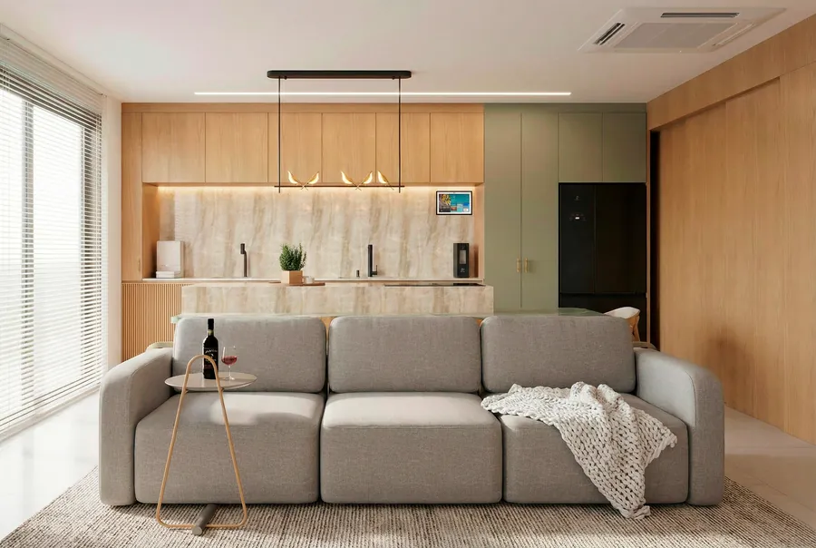 Sala de estar de projeto residencial com sofá neutro